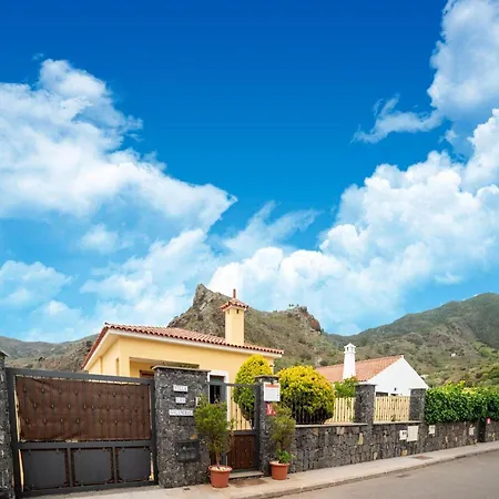 With Pool Hébergement de vacances